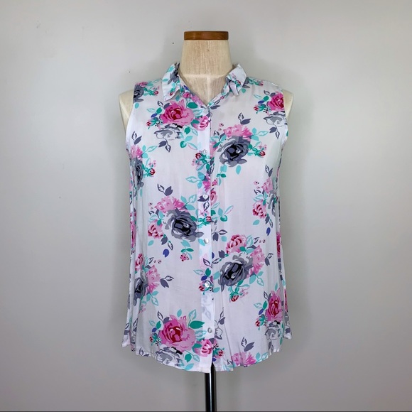 H&M Tops - Floral sleeveless button down